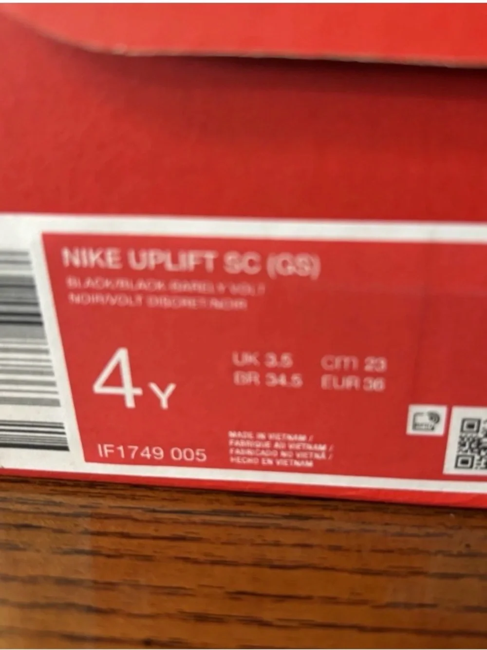Nike Uplift Unisex Kids Black/Green  New!! 4Y